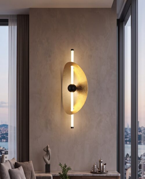 Salon duvarında altın kase gövdeli, dikey LED ışık çubuklu U50 x G18 cm modern aplik