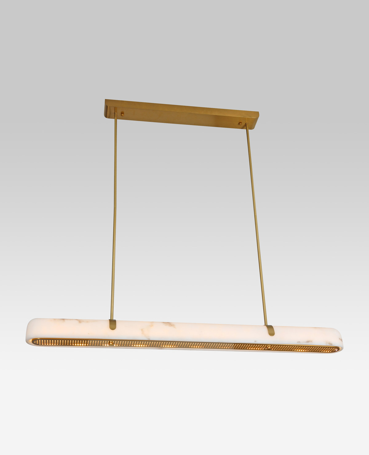 Ø9 × U150 cm ölçülerinde alabaster gövdeli, pirinç askılı lineer bar avize