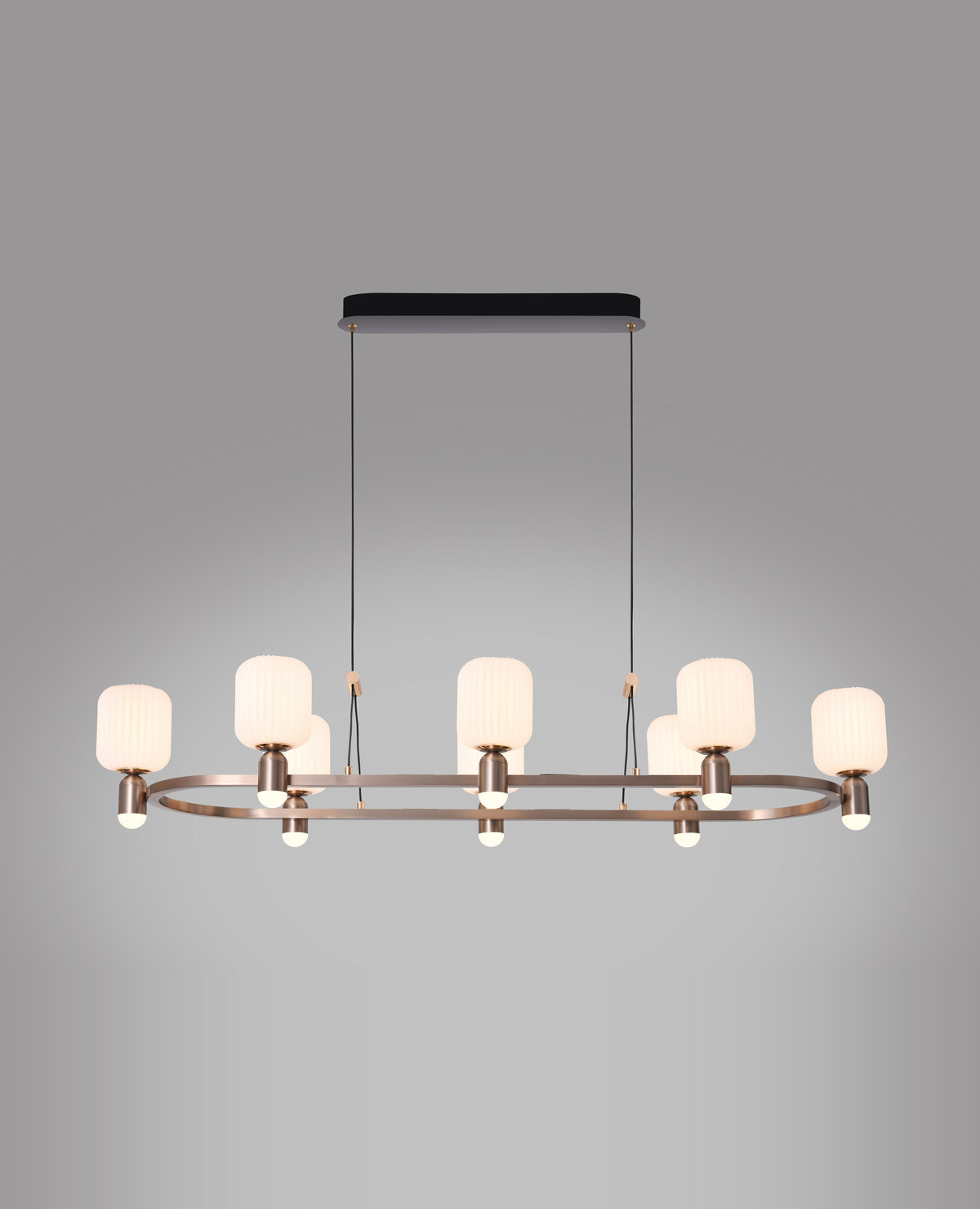 U105 × G40 cm ölçülerinde antik pirinç kollu 8 ışıklı sarkıt avize