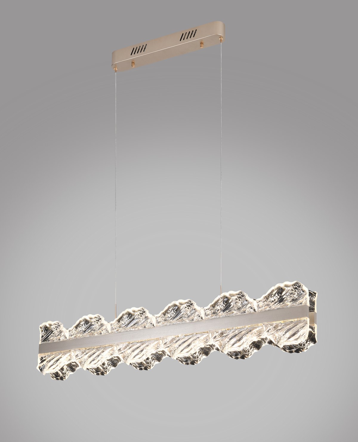 pirinç ve kristal kaplamalı, U120 × 120 cm ölçülerinde sarkıt avize.