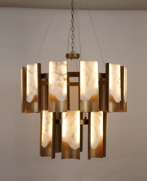 Ø98 × Y80 cm ölçülerinde alabaster panelli, pirinç çerçeveli davul avize