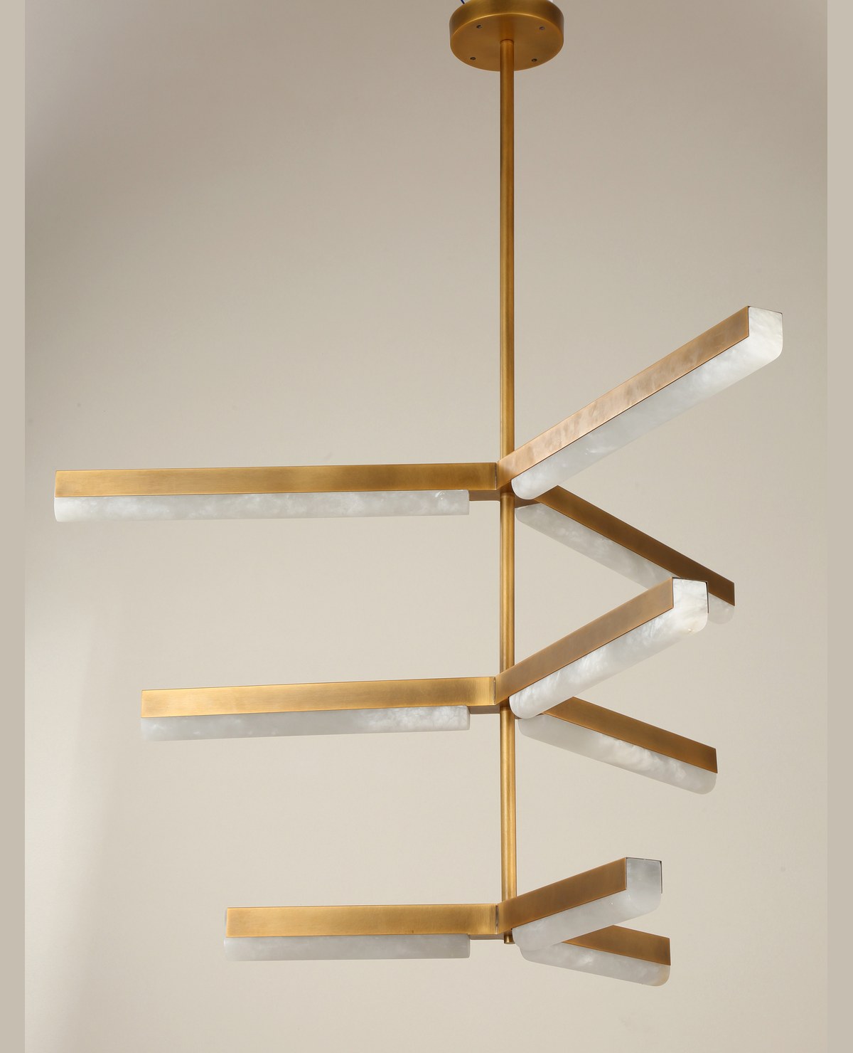 NHB-C166-L3-BB avize: Alabaster, Pirinç malzeme kullanımı, 98 × Y155 cm ölçü — ürün ana fotoğrafı