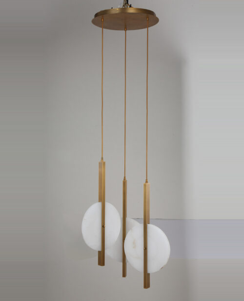 Alabaster disk sarkıt avizenin kapalı (ışıksız) görünümü